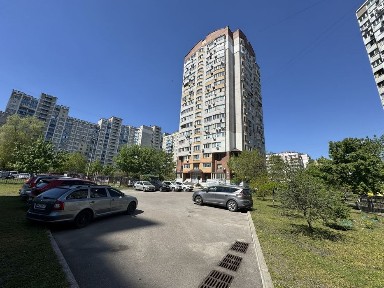 Київ, Дарницький, проспект Петра Григоренка 13Б
