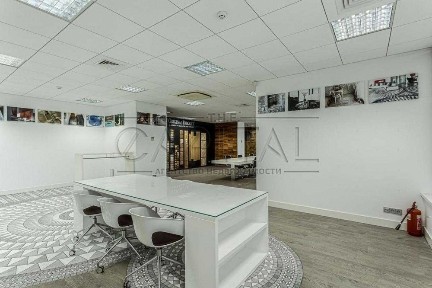 ПРОДАЖ Сучасного ОФІСУ / Надання послуг / Вільного призначення в центрі Києва Деміївка Саперно-Слобідська, з окремим входом