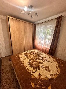 Здам в центрі міста 3 кімн квартиру маленьку
