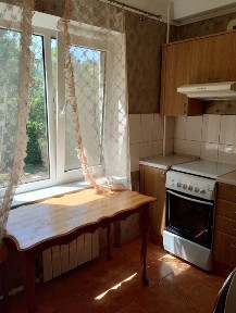 Сдам 2 КВ. по ул. Лахтинская (район АТБ) 3/5.8000+к. у.