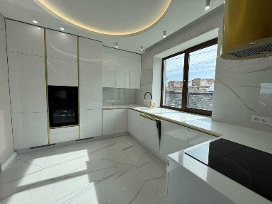 Продаж будинку з ремонтом на 10 сотках (Райський сад)