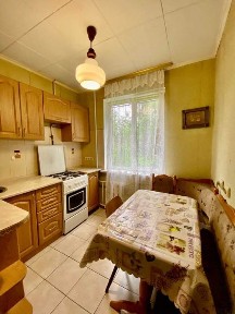 Солов'яненка 14, 1 поверх, газ, роздільна 2к, песики+, парк Перемога м Дарниця