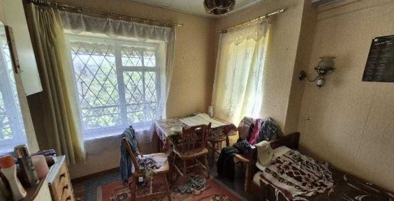 Продається дачний цегляний будинок в передмісті