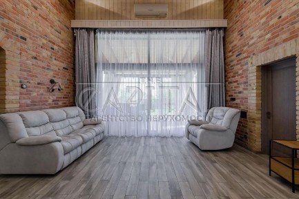 Продаж будинку в Гатному з ремонтом, 157м2, 9 соток