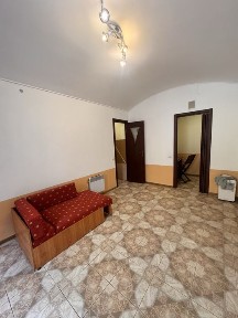 Львів, Галицький, вулиця Дмитра Донцова 3