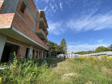 Продаж багатоповерхового будинку незавершеного у м. Львів