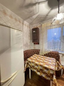 Продаж 3 кімнатної квартири м. Вишневий. 72кв. м два балкона.