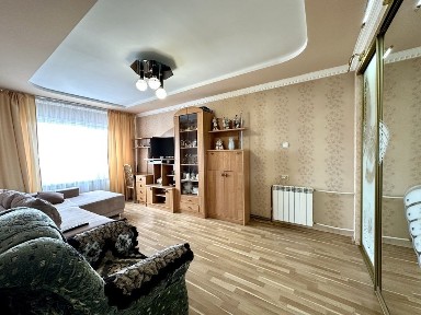 Продається 2-кімнатна квартира.