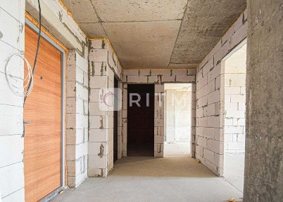 Простора 2 кімнатна квартира 90м2. Р-н БАМ