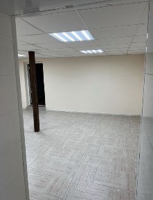 Продам нежитлове приміщення магазину від ВДАСНИКА центр міста, 48м2