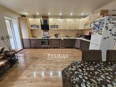 Будинок з ремонтом та ділянкою 23 сотки, меблі і техніка у комплекті