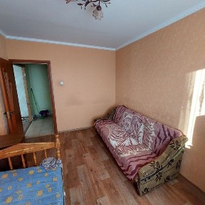 Актуально. Оренда 2-х кімнатна квартира, вул. Колосовського, 10, тільки короткий термін!