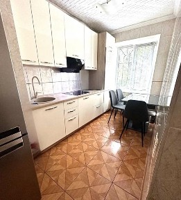 Продам 3х ком Тополь-3 Запорожское шоссе (р-н Эпицентр)