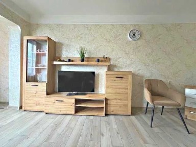 2-к. Богдана Гаврилишина, 6 Політехнічний інститут 2 хв.