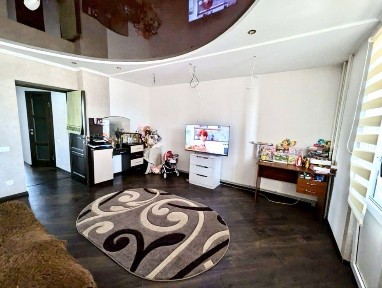 Продаж 3к квартири 74.2 кв. м на шосе Хмельницьке 51