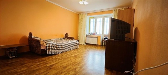 Продам 1 к. квартиру пр. М. Лушпи