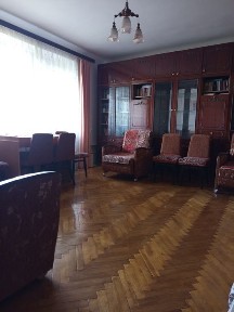 Продається 3х кімнатна квартира в цегляному будинку в чудовому районі