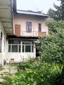 Продаж 2 кім неподалік центру, закрита територія