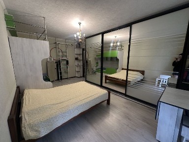 Продаж 2к квартири на вул. Харківське шосе 178, Позняки, Вирлиця