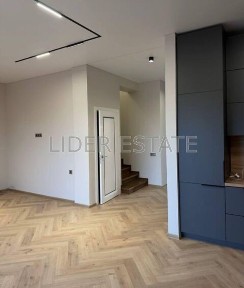 Продам таунхаус в Ужгороді, 4 кімн., 136 м², 5 соток! Комфорт та зручність для вашої родини!