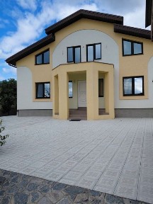 Оренда Будинку/ Півбудинку/Частини будинку/Кімнати! Центр Охтирки! Район стадіону! Великий двір! Асфальтний під'їзд!