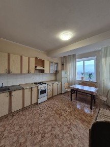 Здаю 3к квартиру у центрі Бучі, є газ