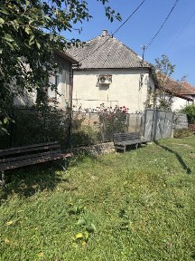 Будинок в селі Чомонин