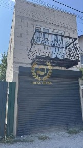 Продаж житла та готового бізнесу в центрі смт Борова по вулиці Миру