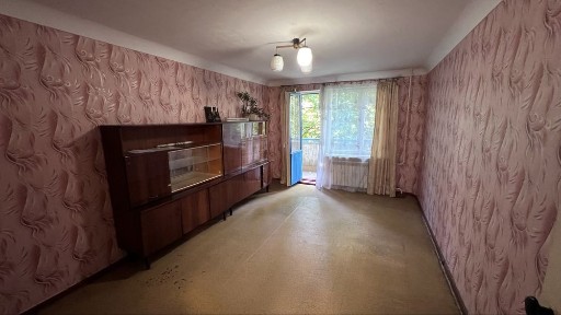 Продаж двокімнатної квартири - Молодіжна, 25