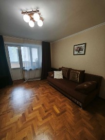 Вітрука 2х кімнатна квартира з автономним опаленням