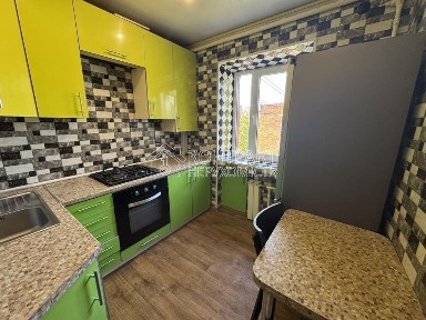 Продам 2-кімнатну квартиру метро Турбоатом Палац Спорту Ландау