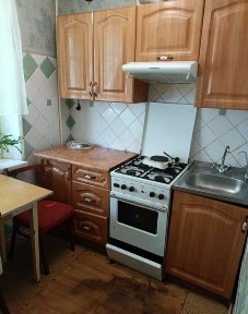 Продаётся 1 ком Полякова