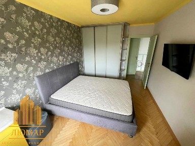 Продаж 2к. квартири вул. Любінська
