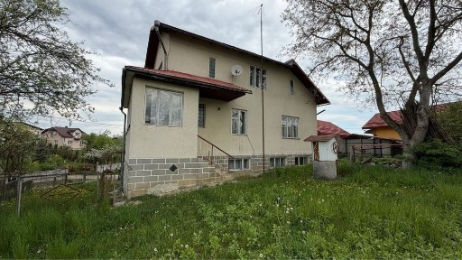 Продаж просторого будинку в селі Довге