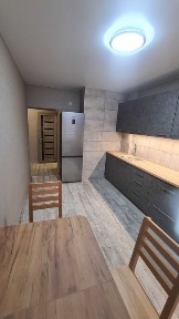 1к квартира з окремою спальнею, вул. Польова, 73
