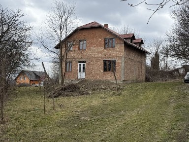 Новий будинок по вул. Лукяновича
