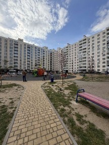 80.9 м2 Продаж кухня гостина +2 кімнати Автономка