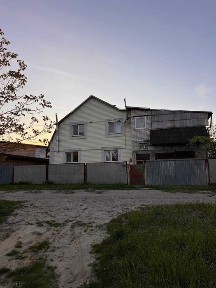 Продаж будинку з ремонтом та власною банею в Бородянці, з виходом до озера. Сертифікат, готівка-так.