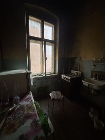 Чернівці, Головна вулиця 42