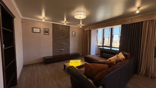 Продаж 3- кімн квартири в центрі міста біля парку.