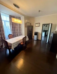 Здається 2-х пов будинок (215м. кв. ).Бровари.