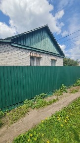 Продається 32/100 частки житлового будинкк в районі ринку