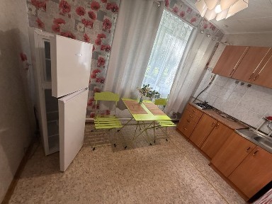 Здам 1 кім по вул Молодіжна 6000