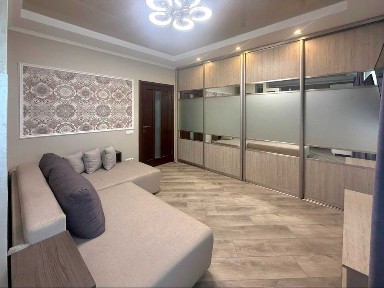 2 х кімн. квартира 66 кв. м, Петрівська вул. 11. ЖК Смарагдове містечко