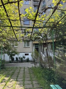 Продам 3-х кімнатну квартиру в центрі Хуста можна по програмах