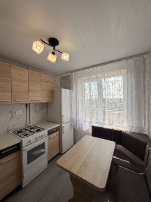 Перша здача - 1кім квартира, вул. Кияна, 35А (біля Акумулятора).