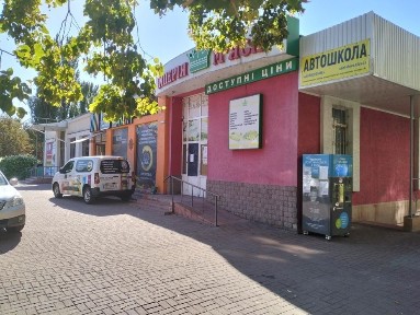 Оренда фасадних приміщень вільного призначення