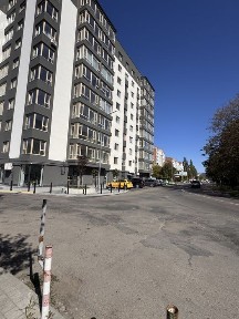 Здається в оренду комерційне приміщенея в новобудові по вул. Миру, 100а