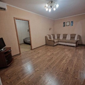 2ком. кв. посуточно левый берег, 6я больн. гарвис, институт гастроэнтерологии