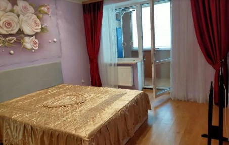 Продаж 3к квартири 82 кв. м на вул. Академіка Сергія Корольова